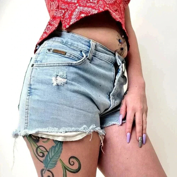Vintage 70s Wrangler Cutoff High Waist Jean Shorts - Picture 2 of 6
